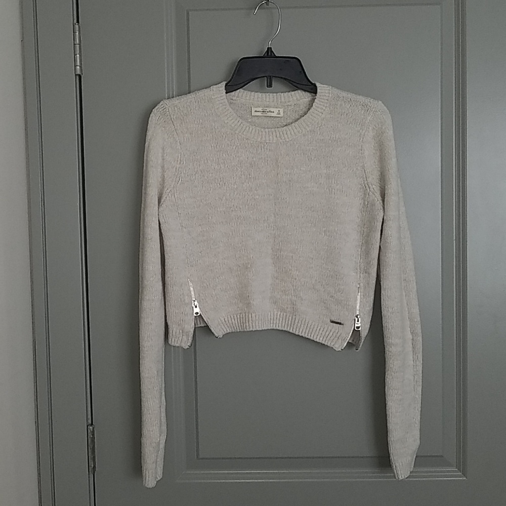 Abercrombie and Fitch Cropped Sweater